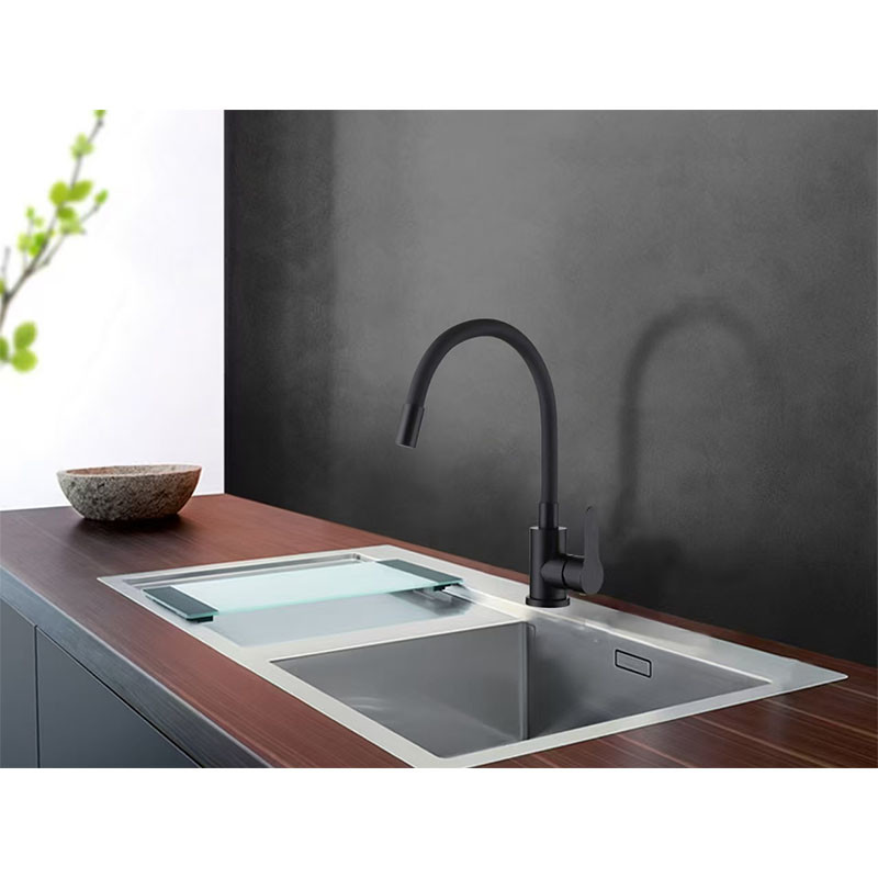 Aquabi slavina Flexy Mamba Black za sudoperu Crna