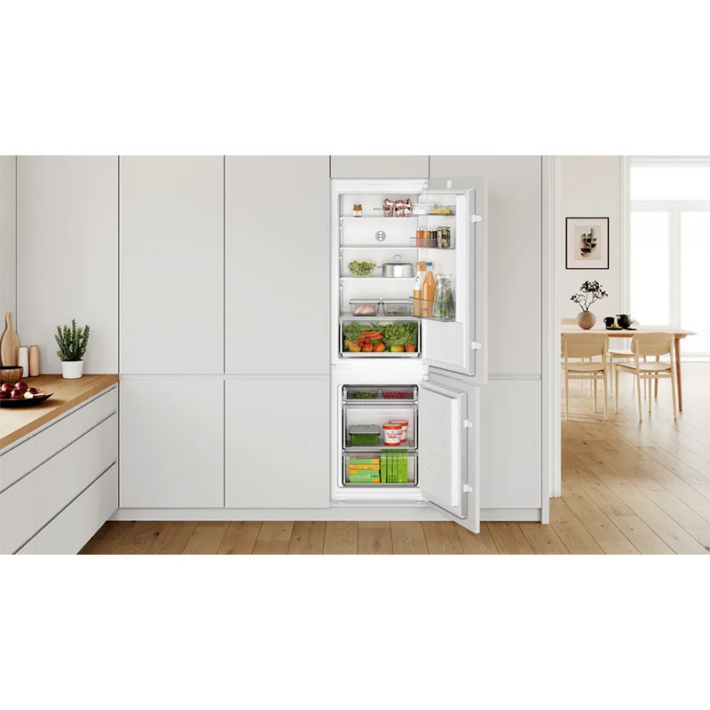 Bosch ugradni kombinovani frižider KIV86NSE0 