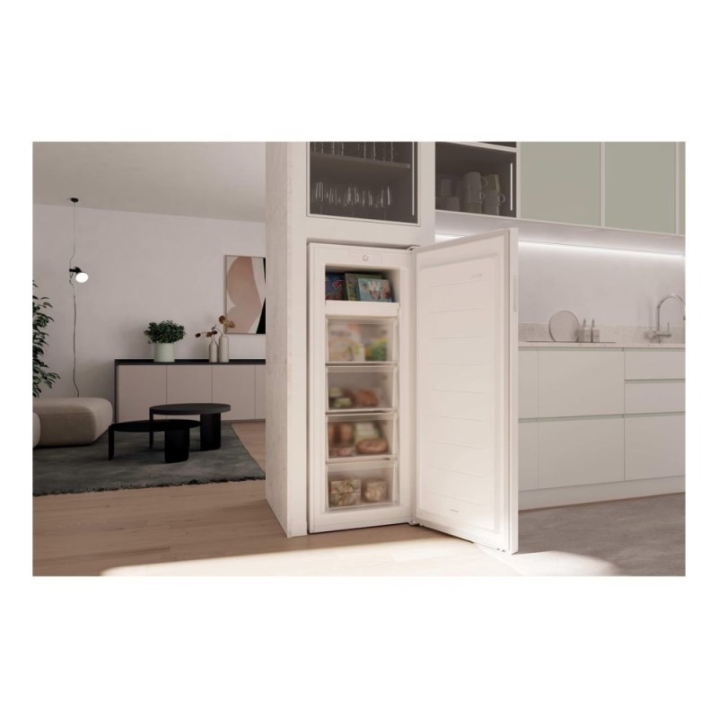 Candy vertikalni zamrziva? CNUQ2L513EW 